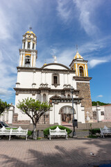 Fototapeta na wymiar beautiful church in the magical town of Comala in Colima, Mexico, white town, wide angle photo.
