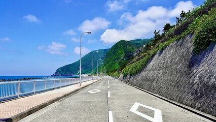 伊豆諸島新島の新島新道一本道