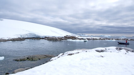 Obraz premium Zodiac inflatable boat from an expedition cruise ship at Portal Point, in Antarctica