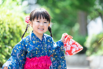 浴衣姿の4歳の子供（夏休み・お祭り・育児・子育て・女の子）