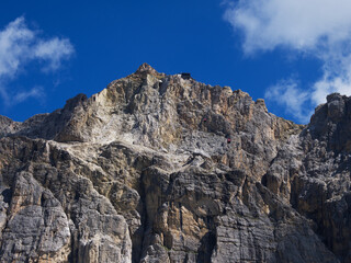 passeggiando sul passo del falzarego, triveneto, italia