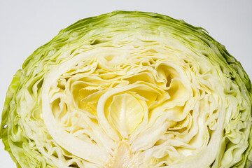 瑞々しい甘いキャベツ.　サラダや煮込み料理やその他の料理に使用される美味しい野菜