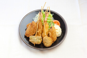 串カツ盛り合わせ