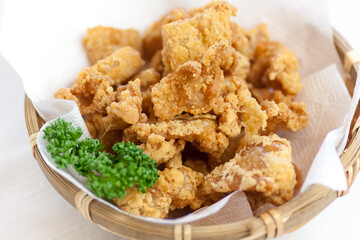 鶏皮の唐揚げ