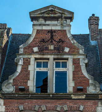 Pignon de maison flamande &agrave; B&eacute;thune, Pas-de-Calais, France