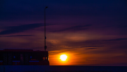 Naklejka premium sunset in the city