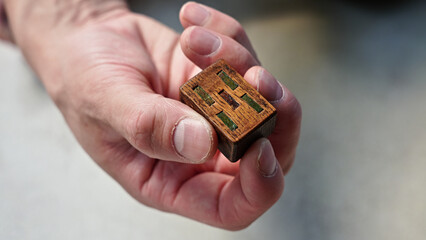 古い麻雀牌　手