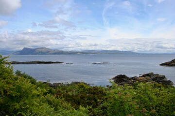 Sicht auf die schottische Küste von Armadale, Isle of Skye