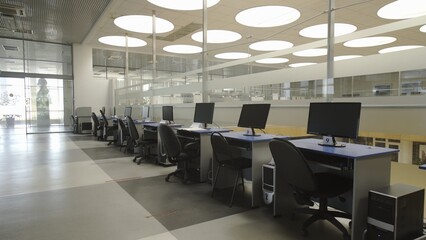 4K. Modern computer class in the library