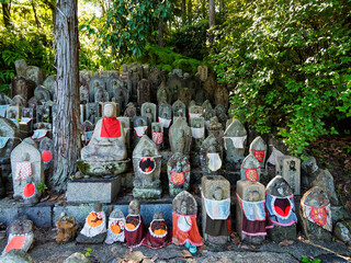 Fototapeta premium 宝塚市 中山観音 境内のお地蔵さま