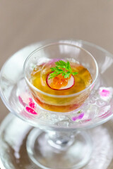 コース料理のデザート、フルーツゼリー