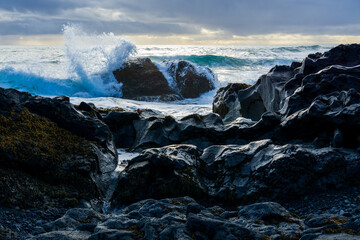 Island - Wellen am Selatangar Beach