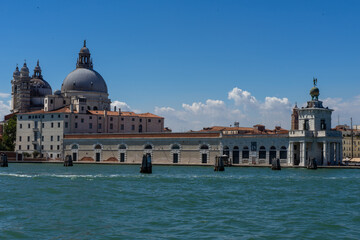 Fototapeta na wymiar venecia viaje canales barcos edificios belleza 