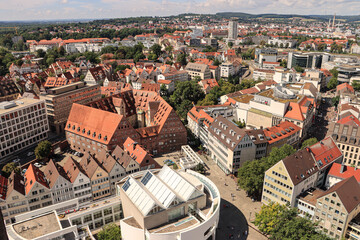Fototapeta na wymiar Ulm a. d. Donau; Blick vom Münster über die westliche Altstadt mit Stadthaus, Neuem Bau, Münsterplatz und Hirschstraße
