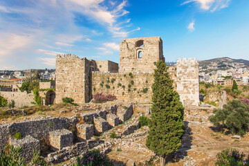 Obraz premium Beautiful view of the Crusader Fort in Byblos (also known as Jubayl or Jebeil), Lebanon