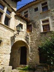 Fototapeta na wymiar Vieux village de Poët Laval en Drôme Provençale , France