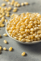 Dry Organic White Popcorn Kernels