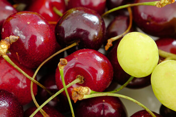 Kirschen mit Stiel Weintrauben
