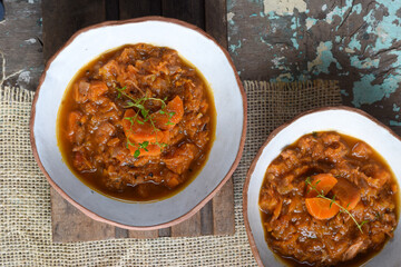 Sopa rústica de abóbora e cenoura. alimento saudável. Vista de cima.