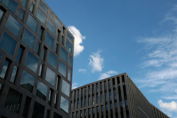 Haus Fassade in Berlin und Blauer Himmel