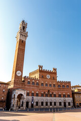 Obraz premium Exterior of the city hall (in italian: Palazzo Comunale or Palazzo Pubblico) in Siena, Tuscany, Italy, Europe