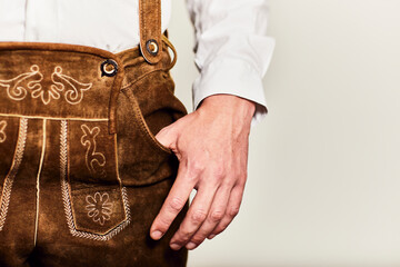 Mann in Oktoberfest Tracht 