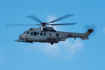 Fototapeta na wymiar Helicóptero militar