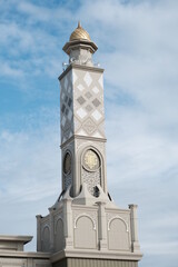 Fototapeta premium A tower that stands tall at the Great Mosque