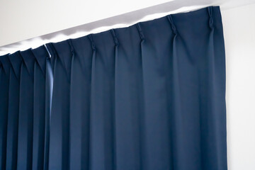 青色のカーテン