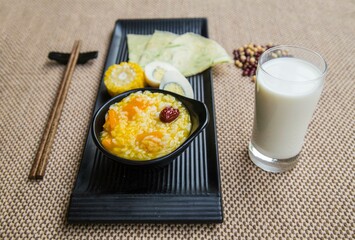 Egg cake, roughage steamed bread and side dishes breakfast set meal