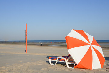 Belgique Flandre mer du nord Littoral côte belge plage ocean vacances Vlanderen Belgie Belgium parasol soleil