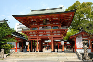 春の神戸の生田神社の風景