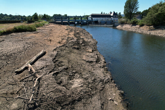 Niedrigwasser an der Ruhr bei Schwerte Westhofen