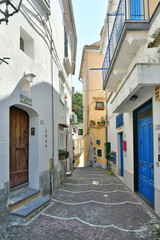 Obraz premium An alley in Albori, a village in the mountains of the Amalfi coast in Italy.