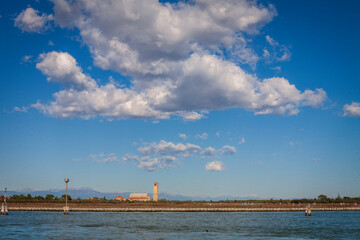 Torcello, Venezia. panorama dell'isola con la Torre e la cattedrale di Santa Mario