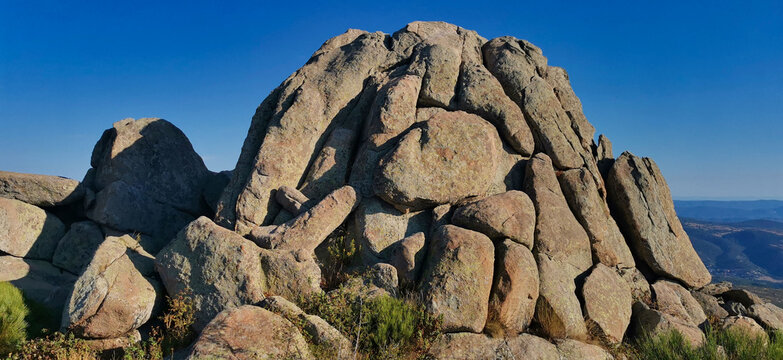 Cima de Roca Gelera-Eus-Camposs&iacute;-Comarca de Conflent-Francia