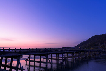Fototapeta na wymiar 早朝の渡月橋