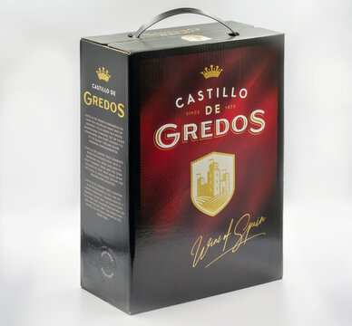Castillo de Gredos Spain bag in box red wine closeup