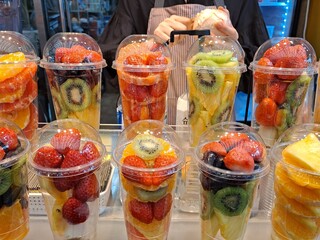 Fresh fruit juice making at the Korean open market