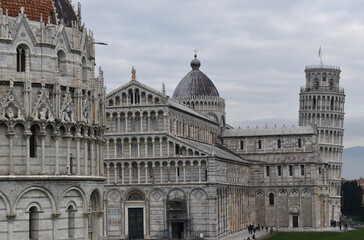 Campo dei Miracoli a Pisa (Italy), con duomo, battistero e torre pendente