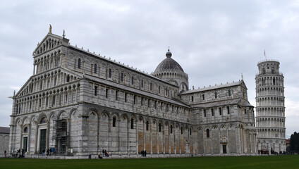 Obraz premium Campo dei Miracoli a Pisa (Italy), con duomo e torre pendente