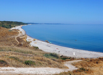 Fototapeta na wymiar panorama della spiaggia nella riserva naturale di punta aderci in abruzzo