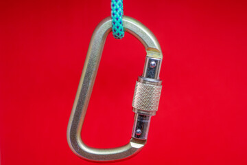 Steel carabiner for industrial rope climbing