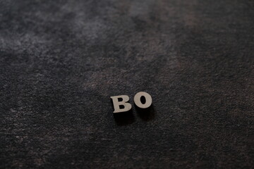The letters B and O above the dark field. Initials BO