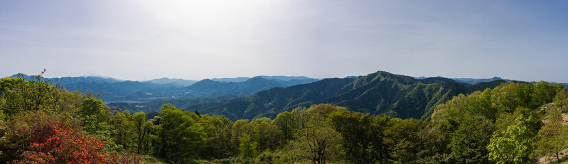 Fototapeta na wymiar 陣馬山の頂上から見たパノラマ風景