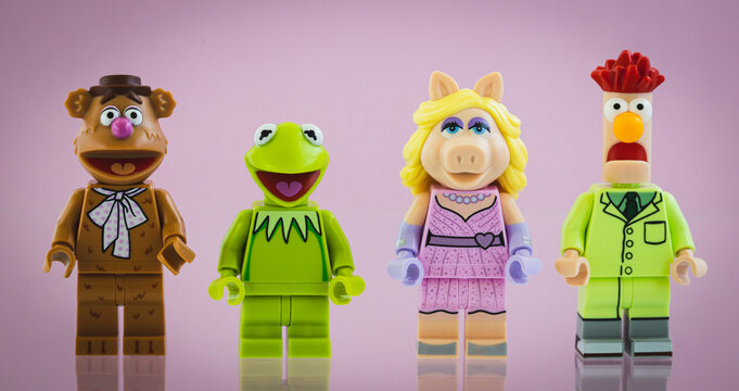 Dortmund Deutschland 13. August 2022 Lego Miss Piggy, Fossie Bär, Mimimi Und Kermit Von Der Muppet Show