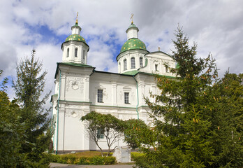 Fototapeta na wymiar Mgarsky Spaso-Preobrazhensky Monastery in Poltava region, Ukraine 