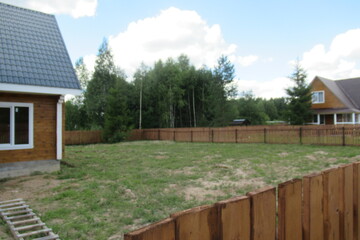 Construction of a small house in a country village (023)