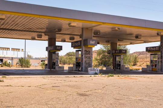 Abandoned Shell gas station in Tucumcari, New Mexico, USA
