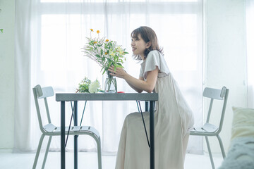 女性　ライフスタイル　フラワー